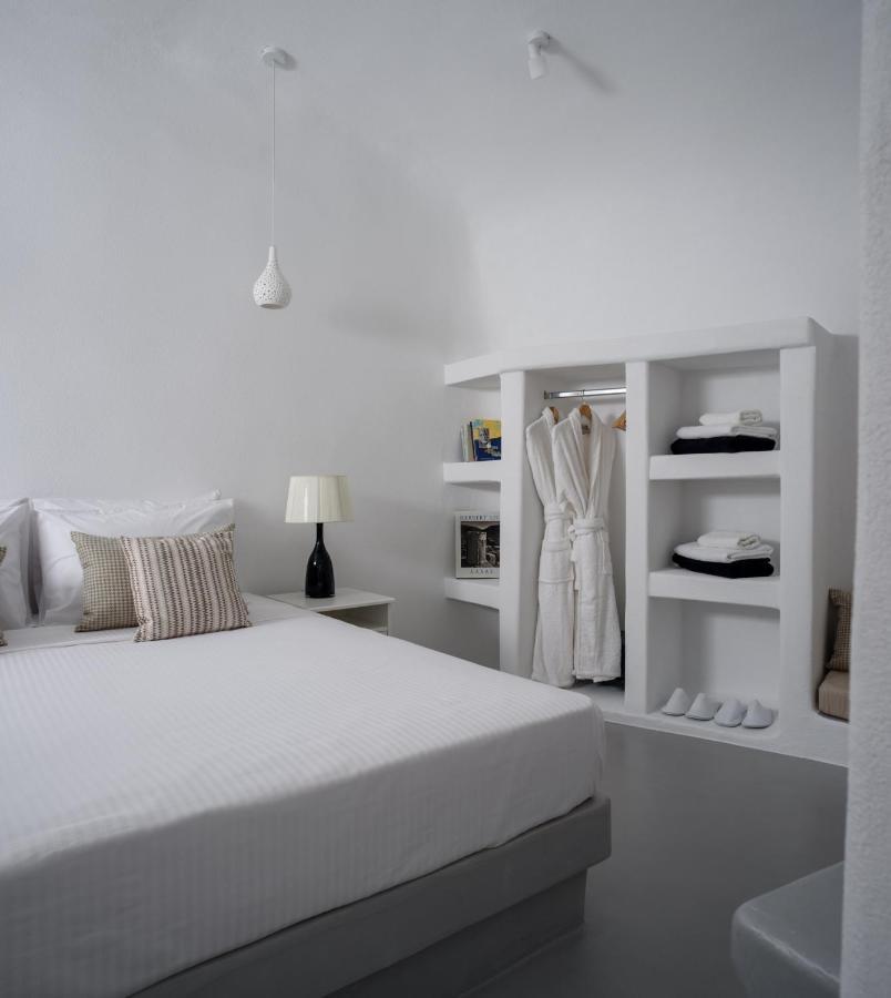 White Dream Suites Fira  Esterno foto