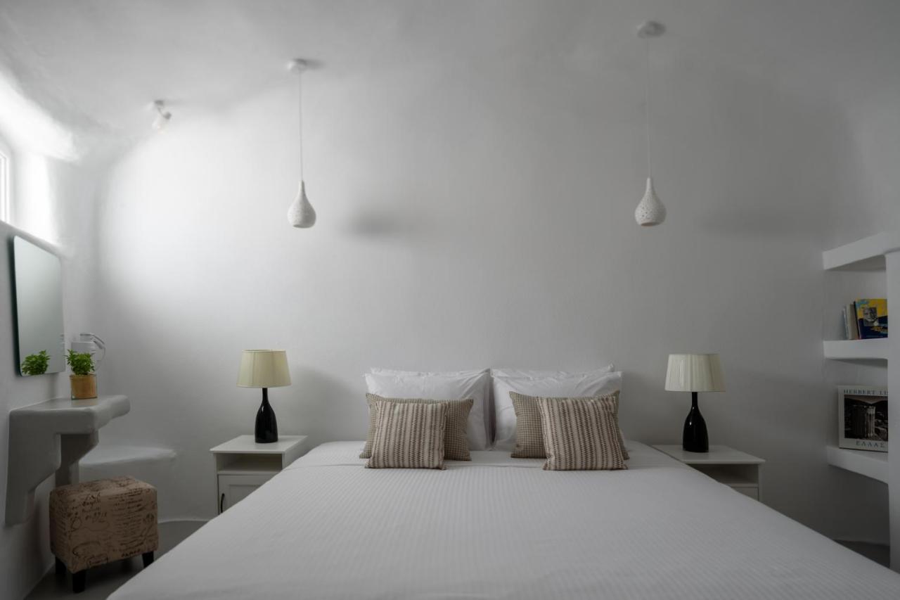 White Dream Suites Fira  Esterno foto