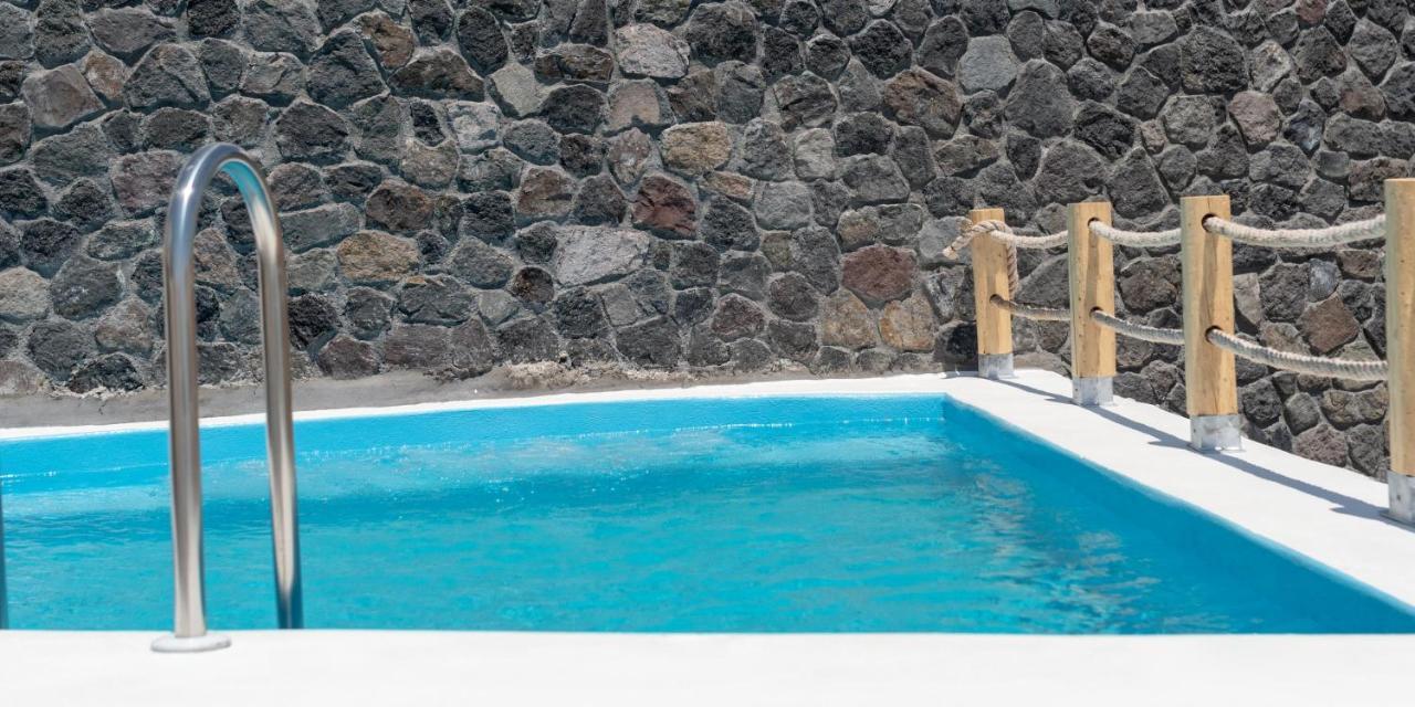 White Dream Suites Fira  Esterno foto