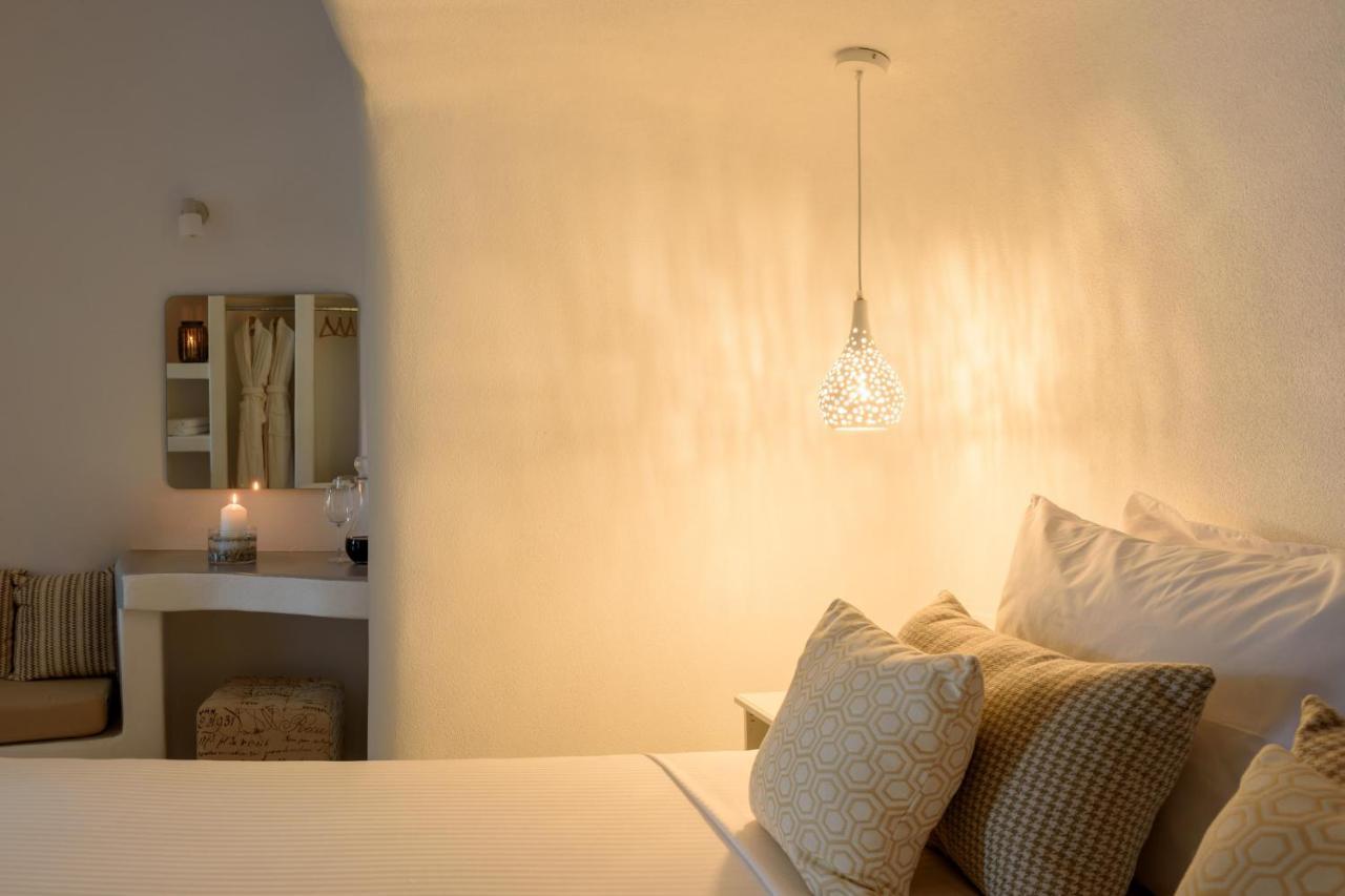 White Dream Suites Fira  Esterno foto